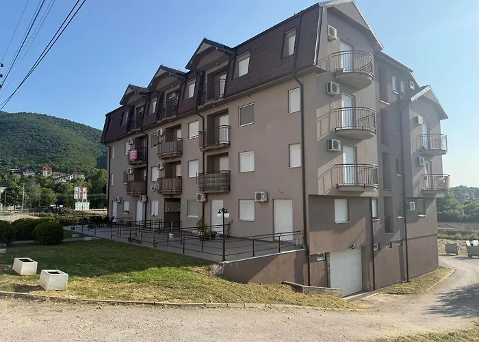 Delux ソコバニャ