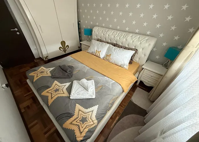 Delux アパート *